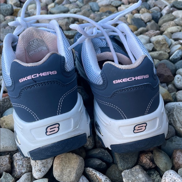 Skechers D’Lites Navy and Pink Memory Foam‎ Sneakers - Picture 8 of 10